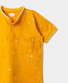 Camiseta Tipo Henley Para Bebé Niño En Algodón Color Ocre