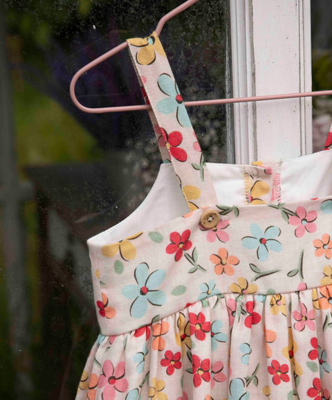 Vestido Estampado Para Bebé Niña En Tela Suave Color Marfil