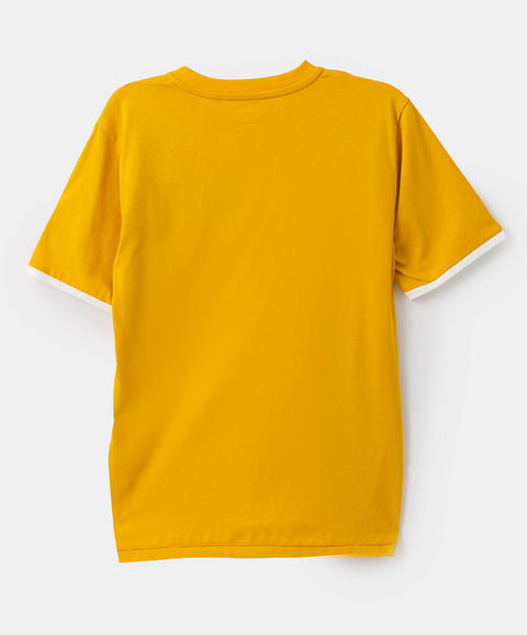 Camiseta para niño en tela suave color ocre