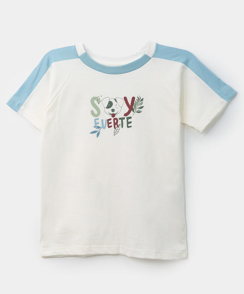 Camiseta manga corta para bebé niño en tela suave color marfil con detalles azules