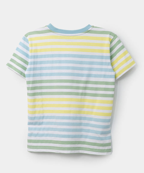 Camiseta manga corta para bebé niño en tela suave color blanco con estampado de rayas de colores