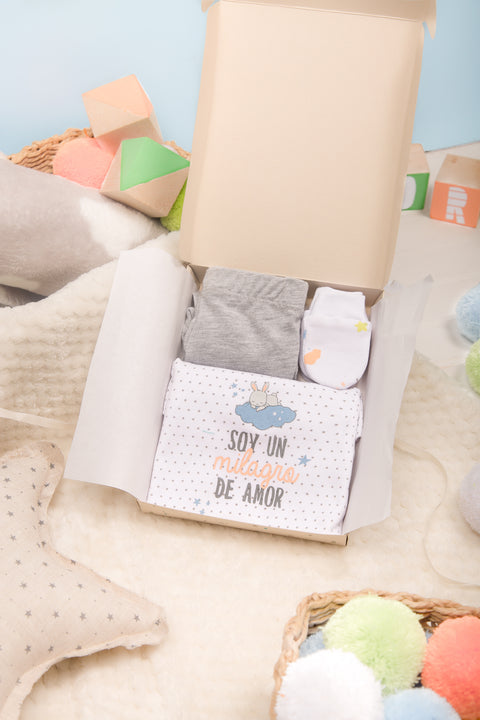 Caja de regalo para recién nacidos color marfil