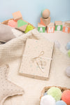 Caja de regalo para recién nacidos color marfil